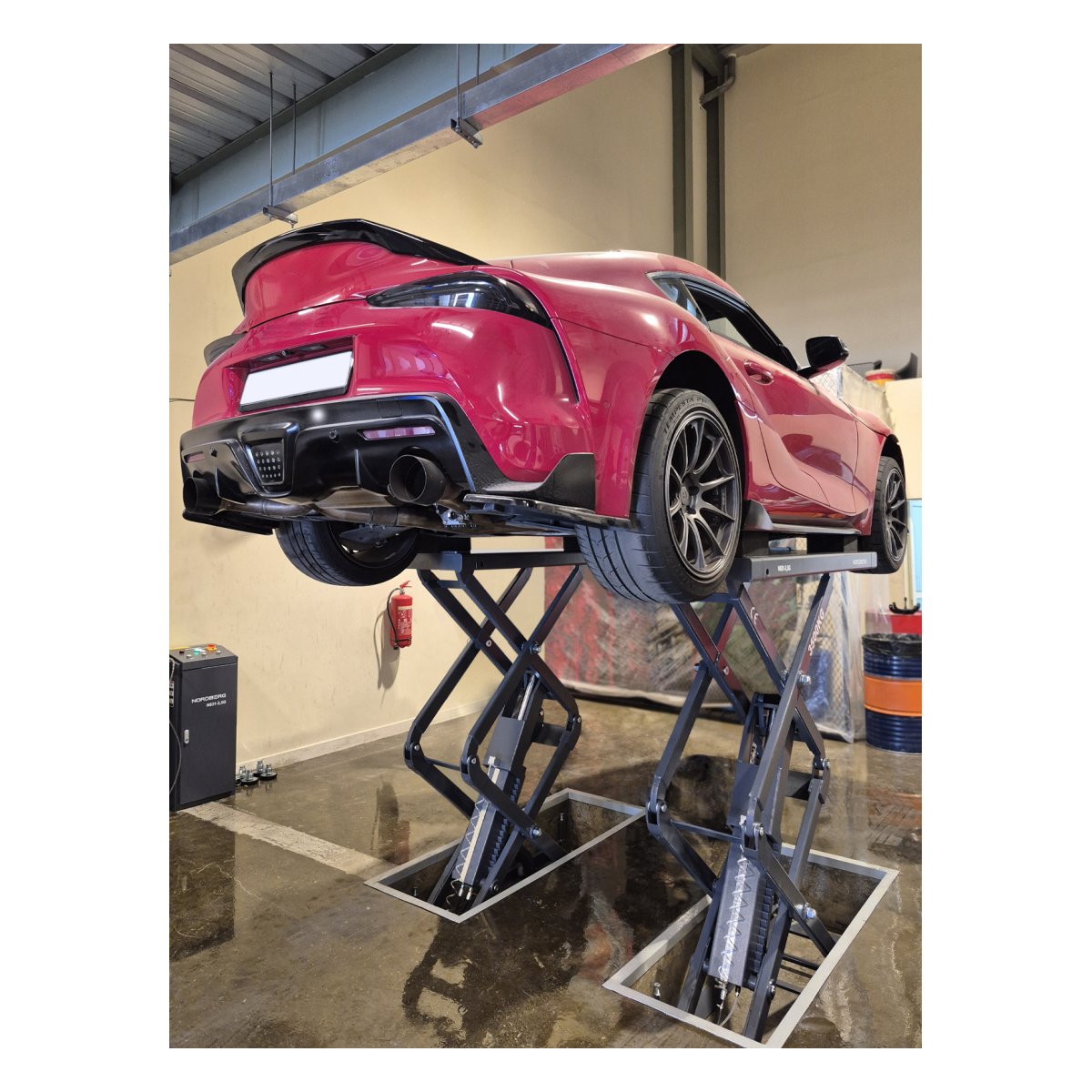 Подъемник ножничный 3,5 т, с встроенными адаптерами для SUV авто, 380 В, серый NORDBERG N631-3,5G_380